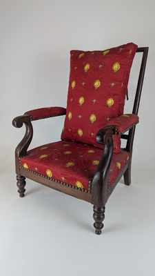 FAUTEUIL D'ENFANT en acajou, à dossier plat...