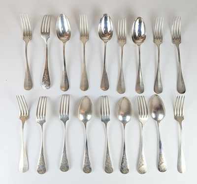 SEPT CUILLERES et SIX FOURCHETTES en argent...