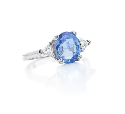 BAGUE en or gris (750) ornée d'un saphir...