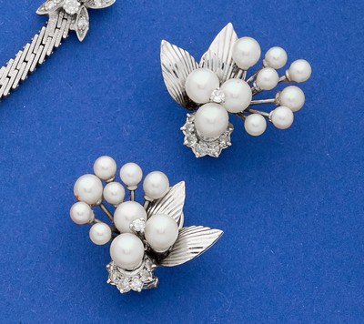 PAIRE DE CLIPS D'OREILLES en or gris (750)...