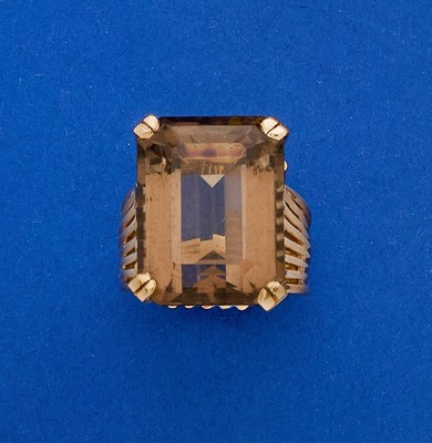 BAGUE COCKTAIL en or (750) et quartz fumé...