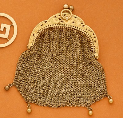 MINAUDIERE ou PETITE BOURSE en or jaune (750)...