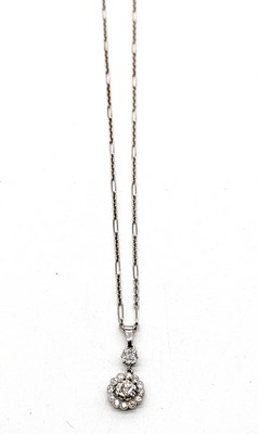 SAUTOIR et PENDENTIF en or gris (750) serti...