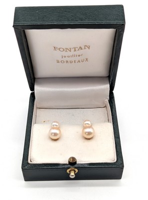 PAIRE DE CLIPS D'OREILLES en or (750) sertie...