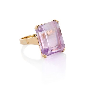 BAGUE en or (750) ornée d'une améthyste taille...