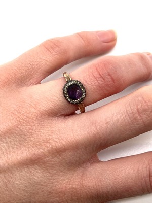 BAGUE en or (750) ornée d'une améthyste taille...