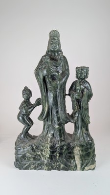 SCULPTURE ASIATIQUE en jadéite représentant...