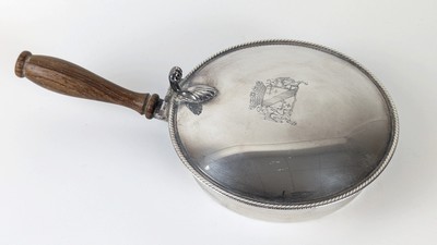 CASSOLETTE en métal argenté de forme circulaire,...