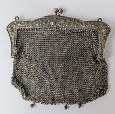 MINAUDIERE ou BOURSE en argent (800) ciselé...