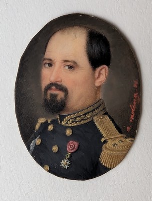 MINIATURE ovale finement peinte représentant...