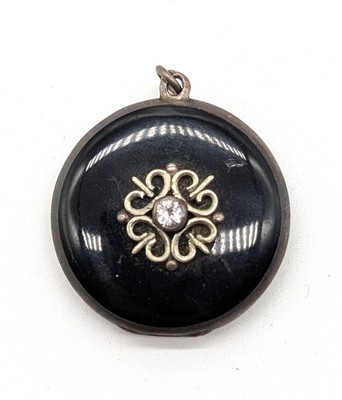 PENDENTIF porte souvenirs en argent (800)...