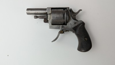 REVOLVER British Bulldog à percussion centrale....