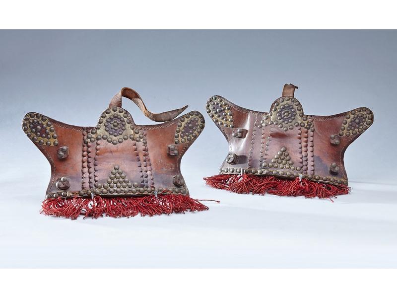PAIRE DE KOPETAKOAK (coiffes de parade pour...