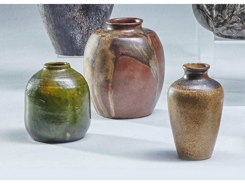 VASE ovoïde à petit col en céramique émaillée...