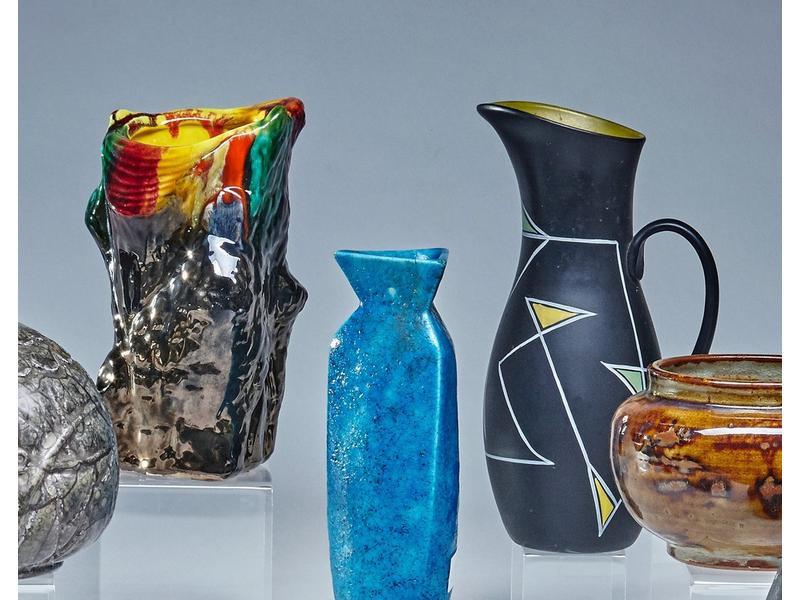 VASE en forme de tronc en céramique émaillé...