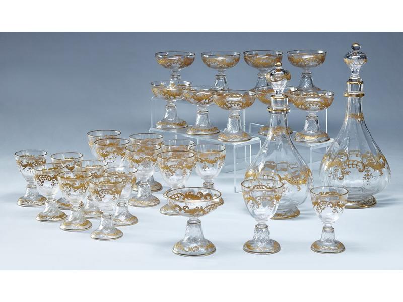 SERVICE DE VERRES en cristal à décor peint...