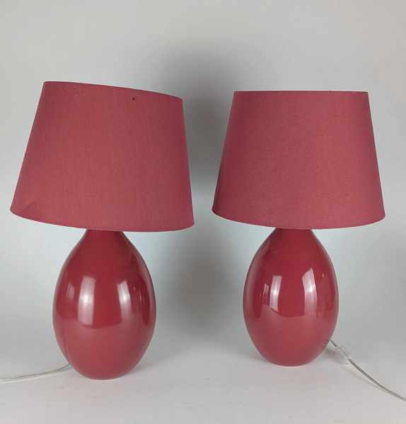 LAMPE ovoïde en céramique rouge avec abat-jour...
