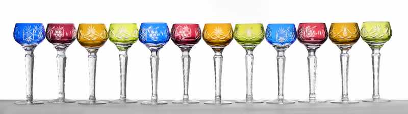 DEUX PARTIES DE SERVICE DE PETITS VERRES...