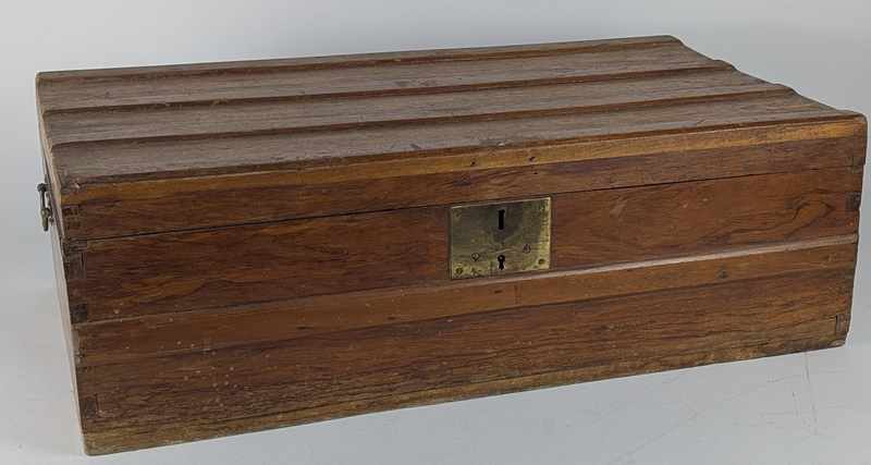 COFFRE DE VOYAGE rectangulaire en bois naturel,...