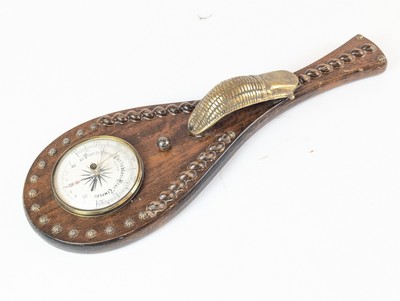 BAROMETRE en forme de pala en bois sculpté...