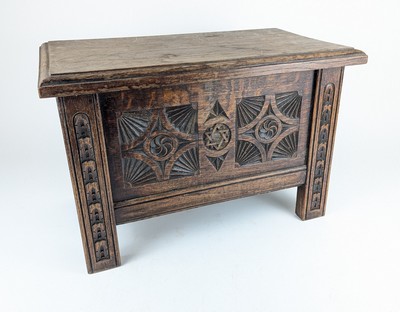 PETIT COFFRE ou KUTXA MINIATURE rectangulaire...