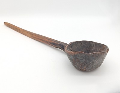 LOUCHE monoxyle à long manche