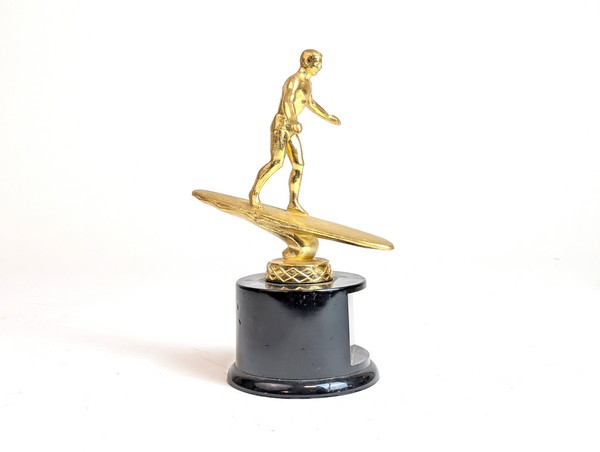 TROPHÉE en metal doré