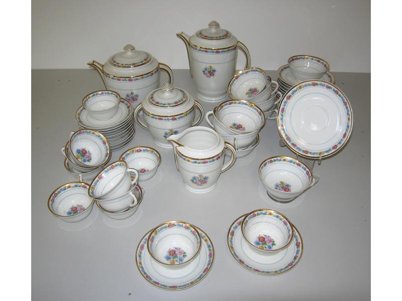 LIMOGES : SERVICE A THE CAFE en porcelaine...