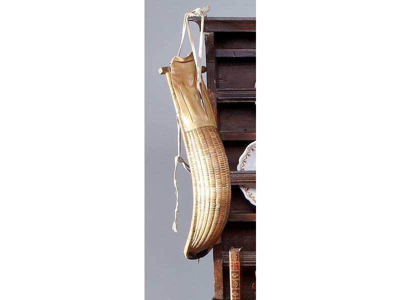 CHISTERA, petit gant en osier et cuir.