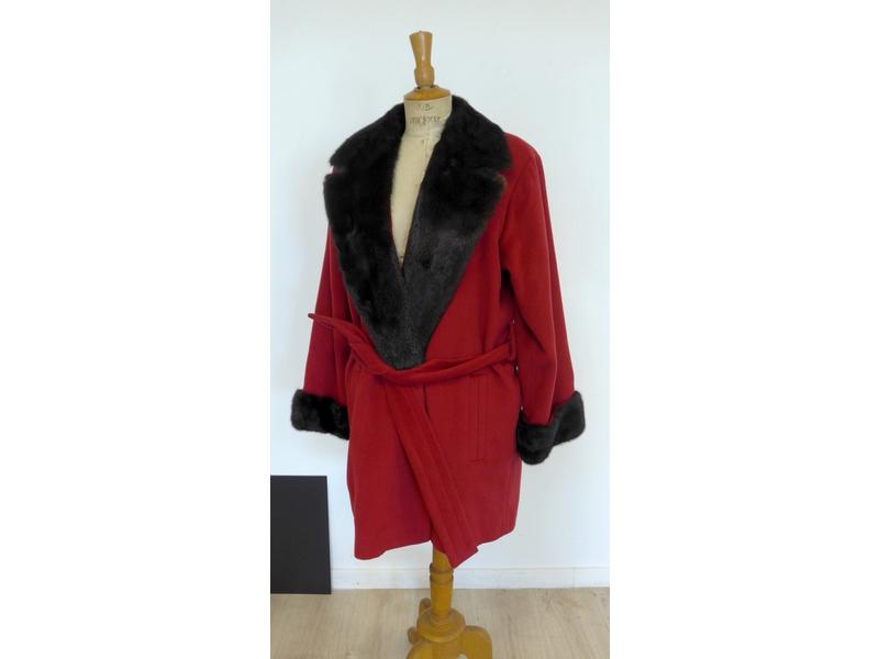 YVES-SAINT-LAURENT