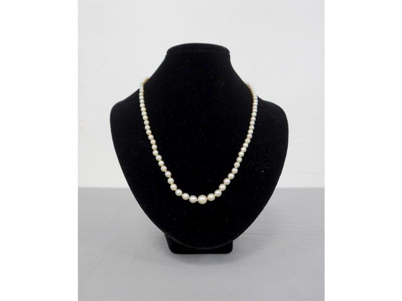 COLLIER de perles et fermoir en métal et...