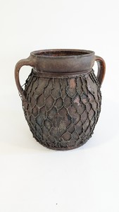 GRAND POT à soupe, en terre cuite à deux...