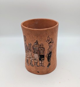 POT cylindrique en terre cuite peint et verni,...