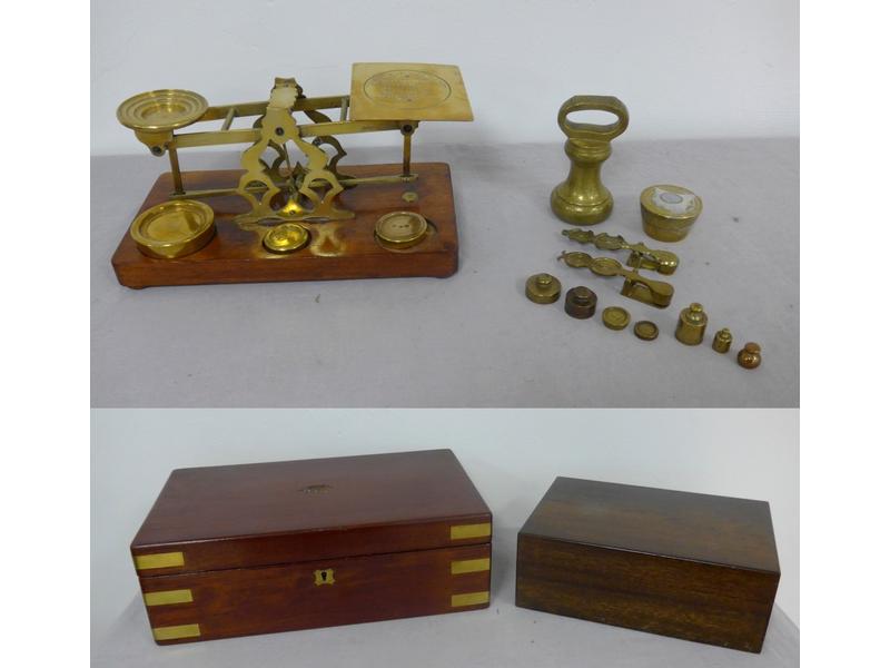 BALANCE A LETTRE en bronze sur une base rectangulaire...