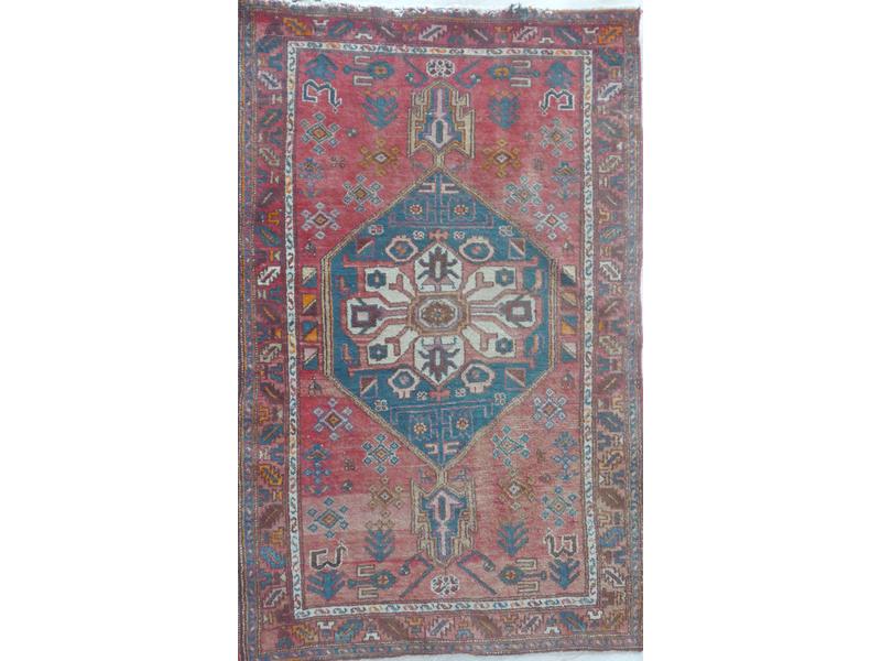 TAPIS en laine tissé à la main à décor d'un...
