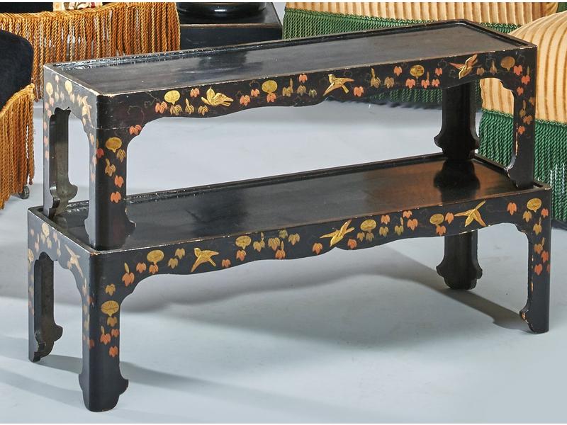 DEUX PAIRES DE PETITES TABLES gigogne en...