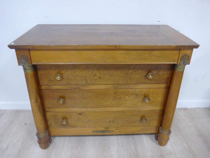 PETITE COMMODE rectangulaire en bois fruitier...