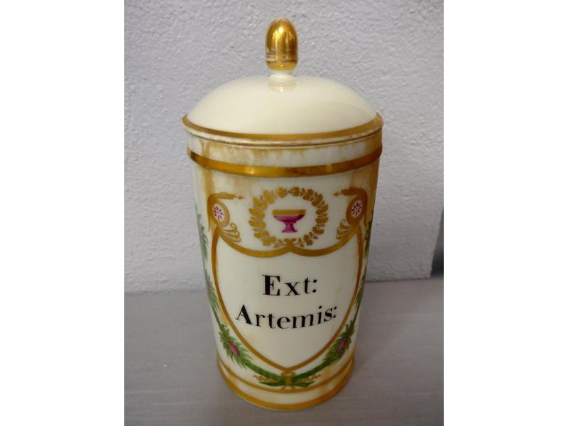 POT A PHARMACIE cylindrique en porcelaine...