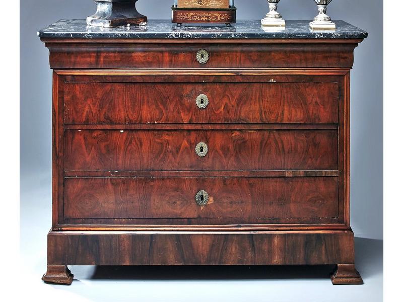 COMMODE rectangulaire en placage d'acajou...
