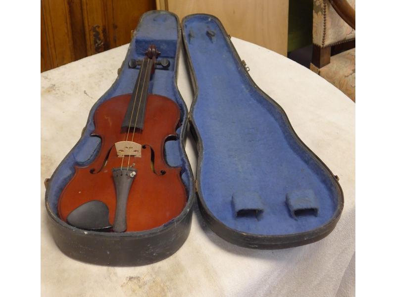 VIOLON et son ETUI de chez Paul BEUSCHER...