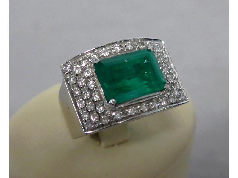 BAGUE tank en or blanc (750) sertie d'une...