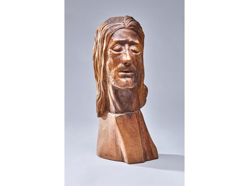 TÊTE DE CHRIST en olivier sculpté et signé...