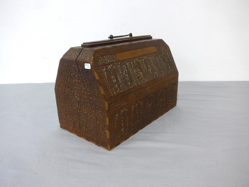 COFFRET DE COMPTABLE en bois sculpté toutes...