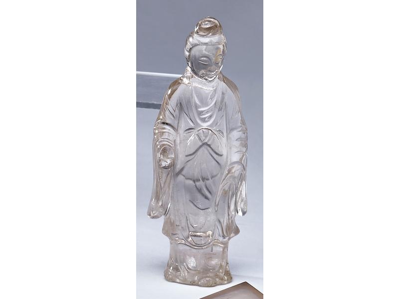 GWAN'YN en cristal de roche sculpté.