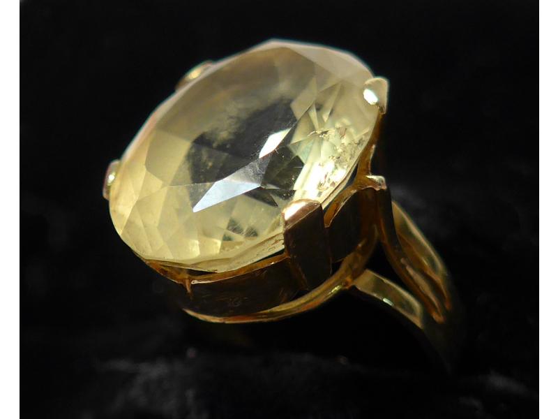 BAGUE en or jaune (750) ornée d'une citrine...