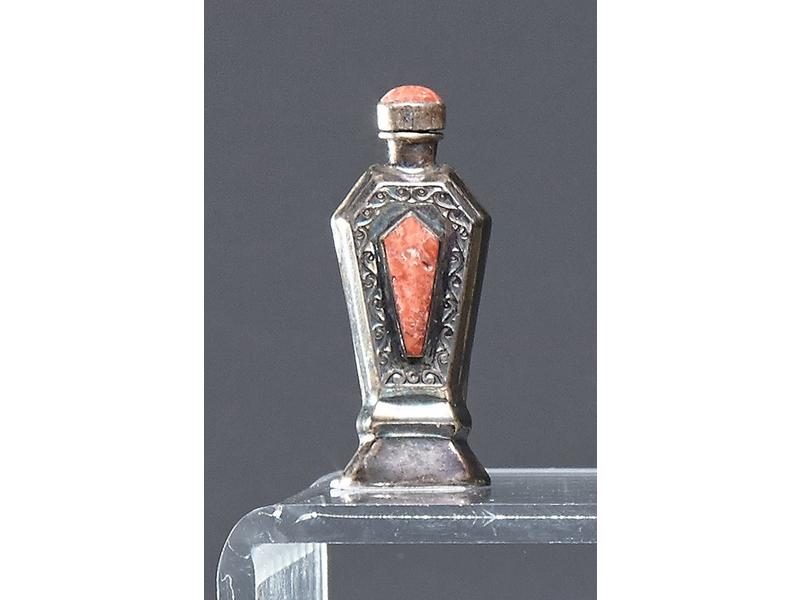 FLACON TABATIERE en argent et bouchon en...