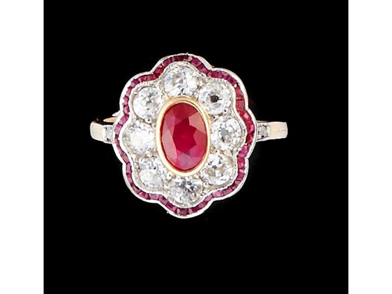 BAGUE marguerite en or jaune (750) sertie...