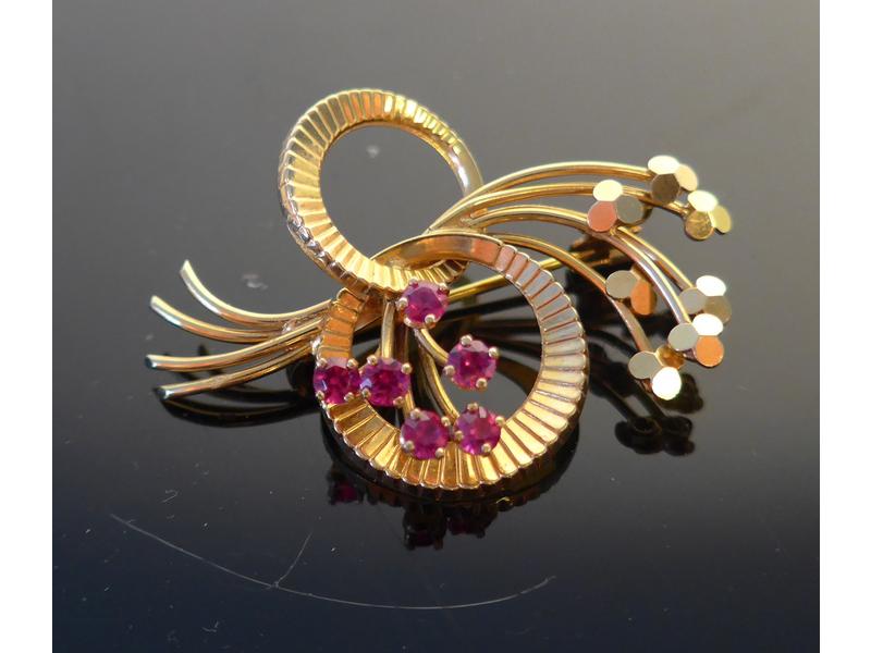 BROCHE GERBE en or jaune (750) ajourée à...