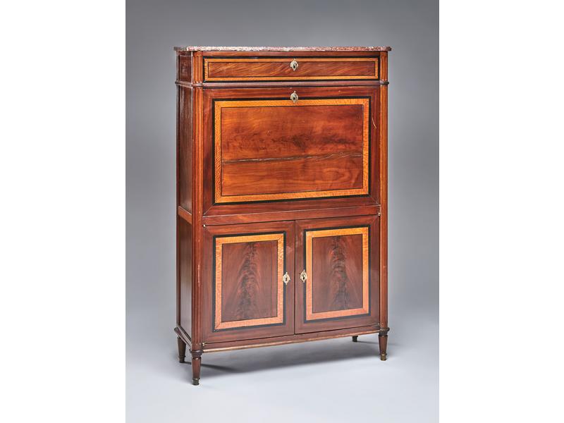SECRETAIRE en acajou, placage d'acajou, filets...