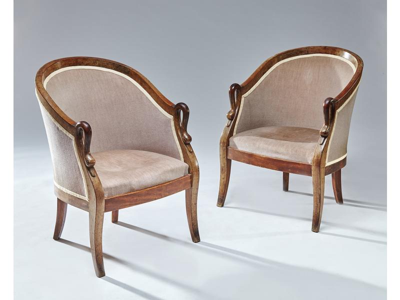 PAIRE DE FAUTEUILS GONDOLE en acajou, à col...